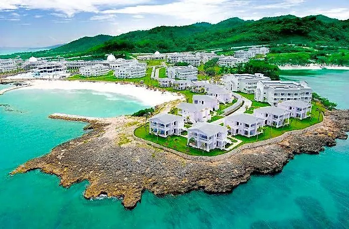 The Signature Level At Grand Palladium Lady Hamilton Resort & Spa
